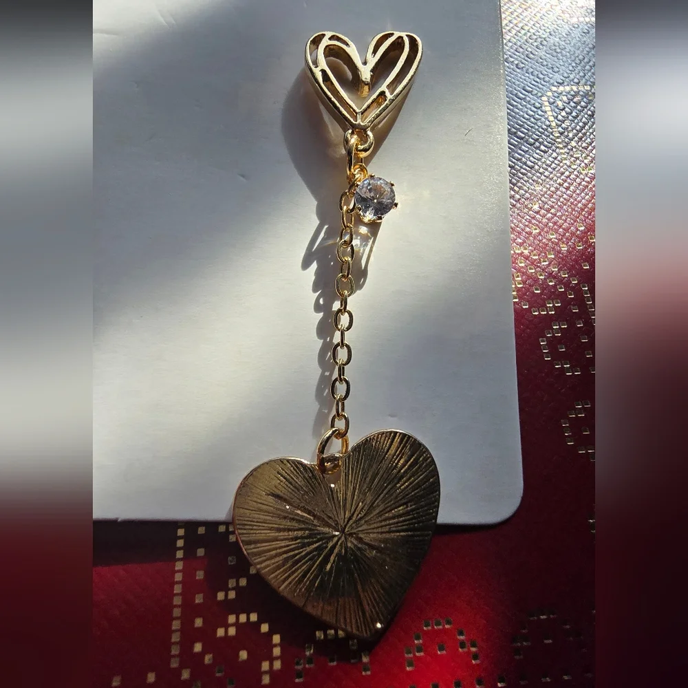 Cute heart earring. - Picture 5 of 6